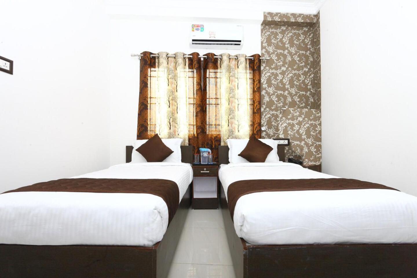 Thomas Inn Madras Buitenkant foto